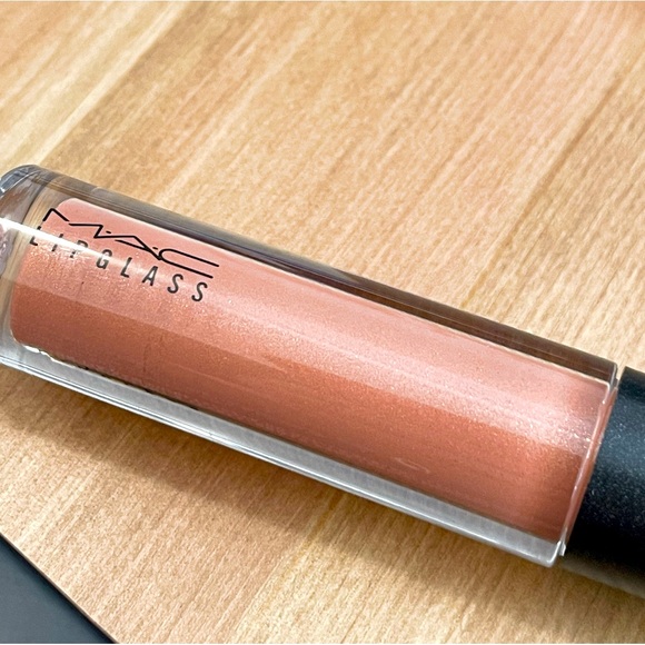 MAC Cosmetics Lipglass Gloss in Beaux - Picture 3 of 9